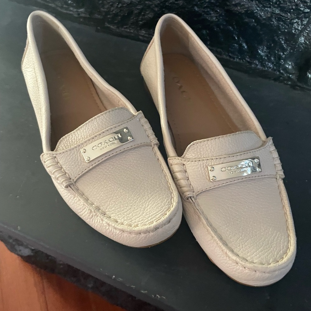 Like new Coach Frederica loafers size 7.5